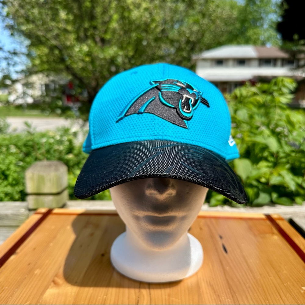 Carolina Panthers NFL New Era 39Thirty Medium/Large Fitted Hat